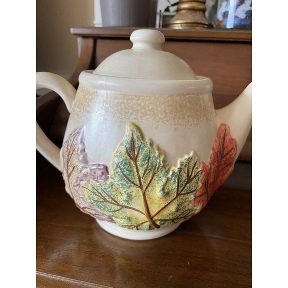 VINTAGE THE MAIN INGREDIENTS PANTRY WEAR TEAPOT W/ RAISED LEAVES - Picture 6 of 11